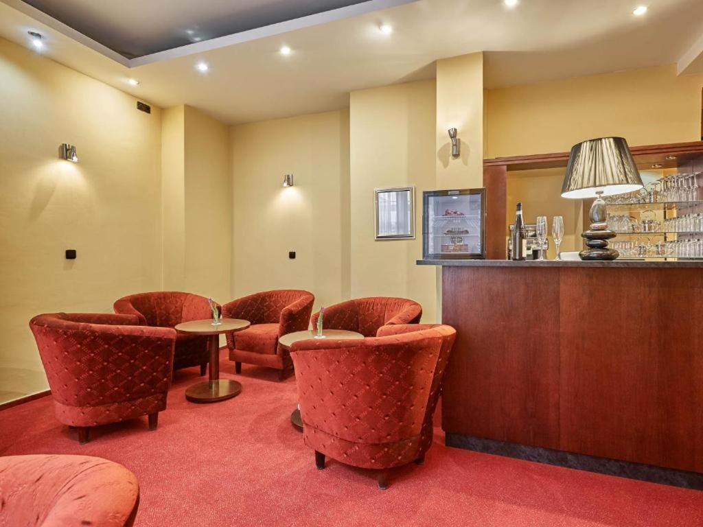 Hotel Adria Карловы Вары Экстерьер фото
