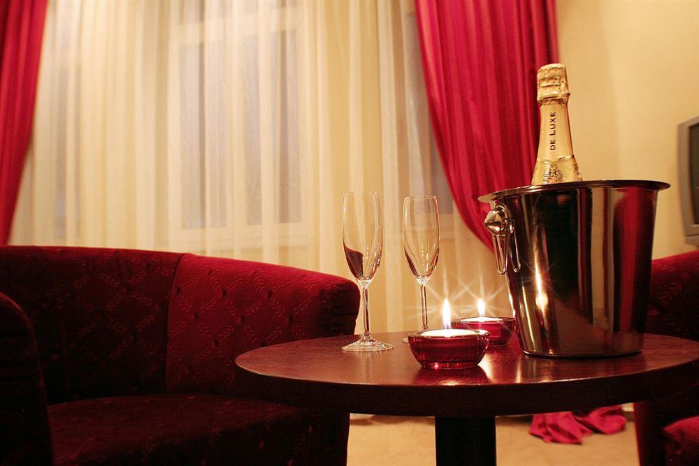 Hotel Adria Карловы Вары Экстерьер фото